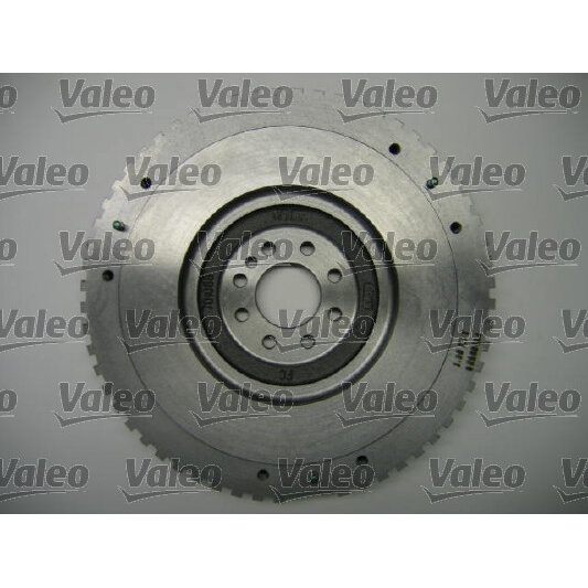 834047 VALEO KIT3P (CSC) Kit frizione con dispositivo disinnesto